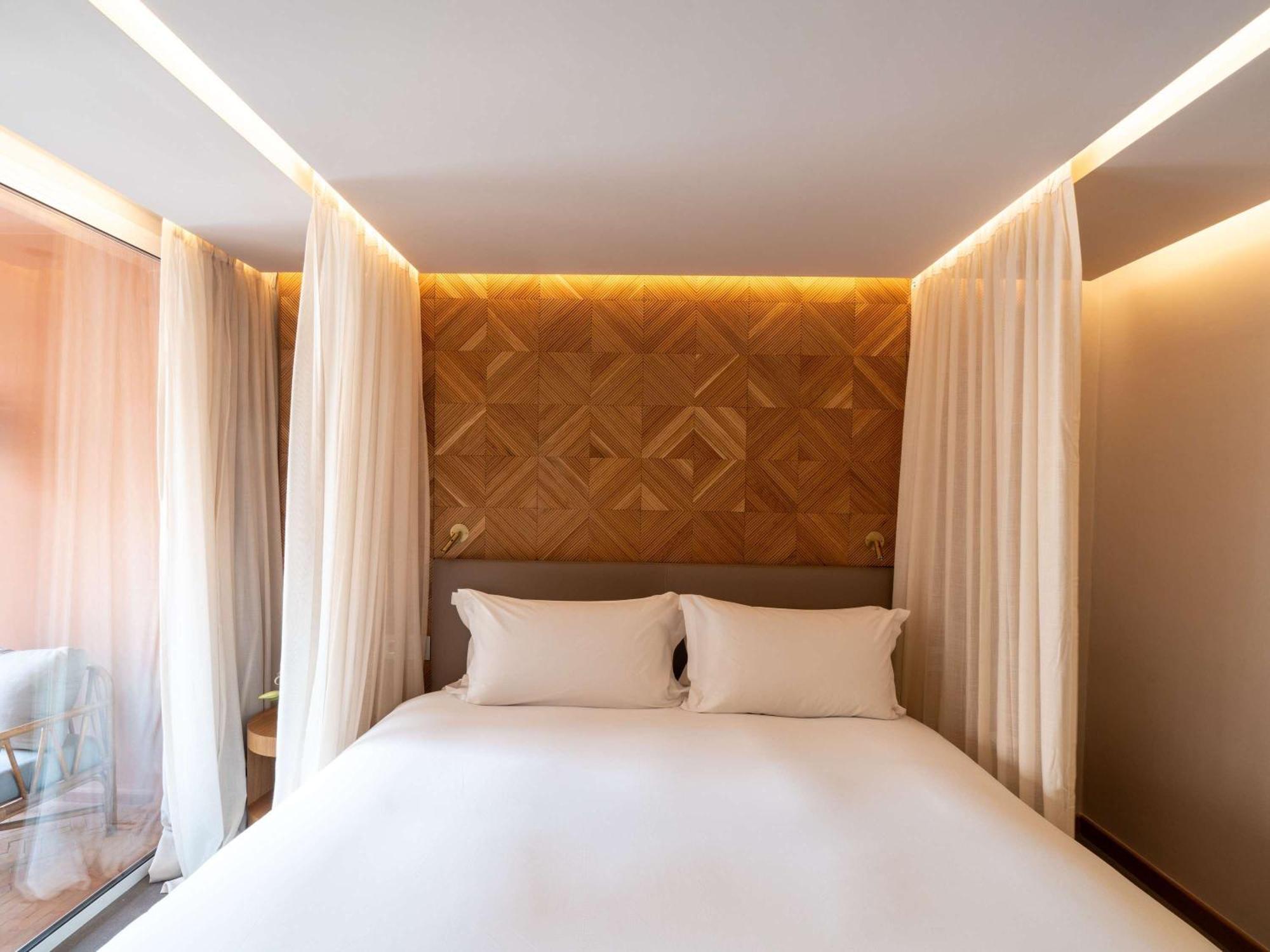 فندق سوفيتيل مراكش لونج آند سبا المظهر الخارجي الصورة A bedroom at the hotel